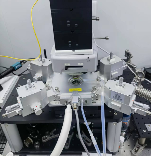 ​真空XYZ探针冷热台深入低维材料研究系统解决方案