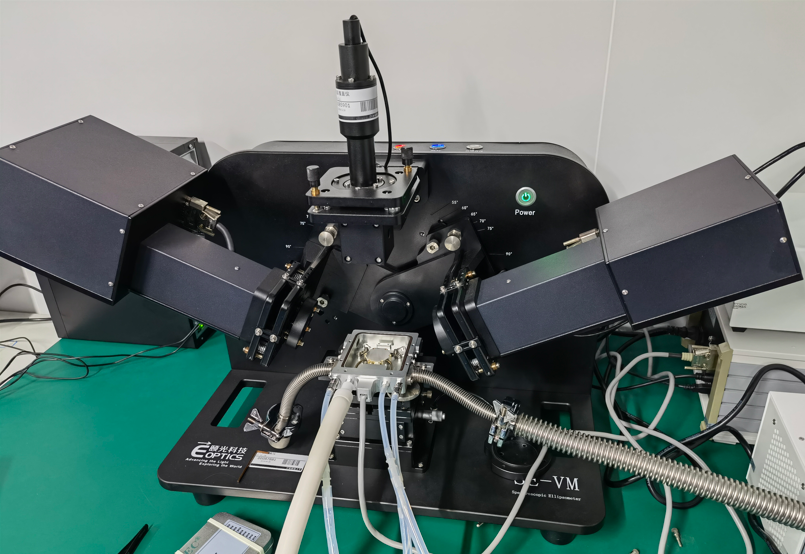 对穿透剂在玻璃态聚合物中的吸附进行有效介质近似计算考虑过量自由体积的影响