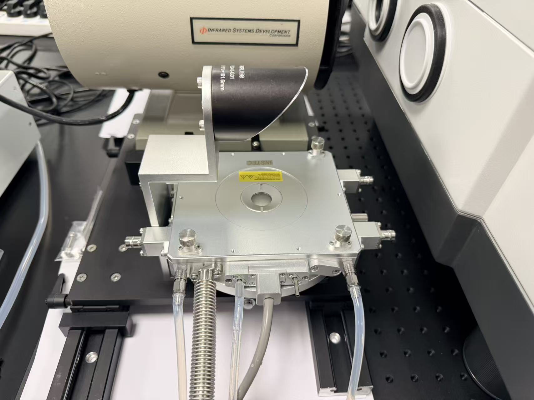 INSTEC HCP421V-PM+探针冷热台可搭配黑体辐射源实现热辐射特性测试